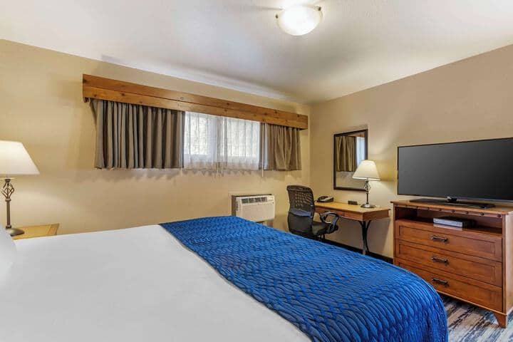 Room 12 of 76