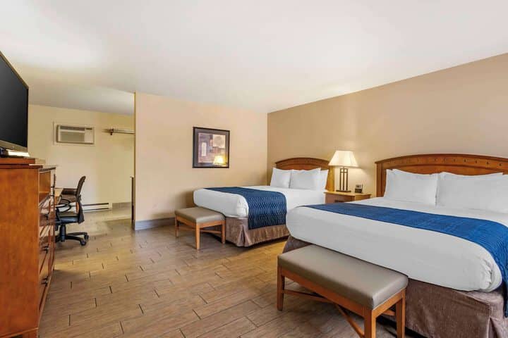 Room 4 of 76