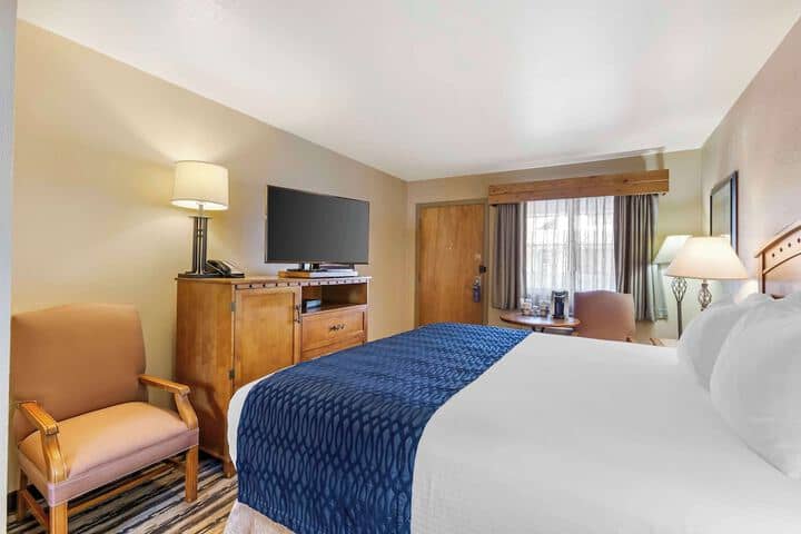 Room 43 of 76